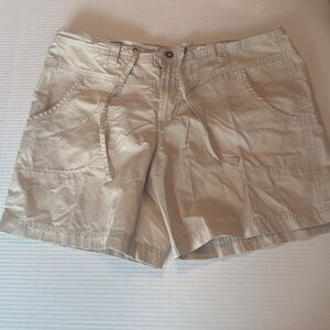 Columbia Women's Beige Anytime Outdoor Shorts Size M